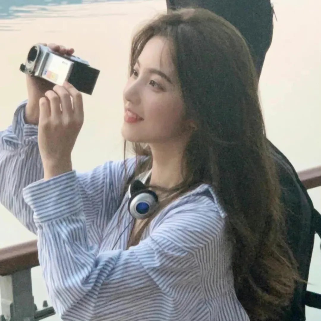 四美偷情